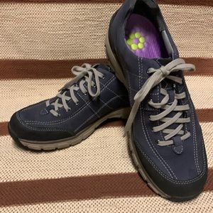 Clarks Wave Walk size 10.  Blur/Grey nubuck